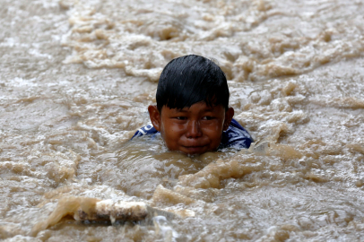 Endonezya'daki selde can kaybı 753'e yükseldi