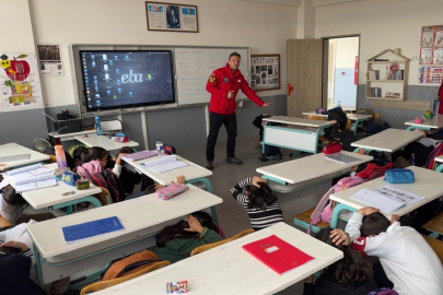 JAK’tan öğrencilere "Deprem farkındalık eğitimi"