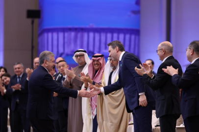 Bakan Bayraktar, Özbekistan Cumhurbaşkanı Mirziyoyev tarafından kabul edildi