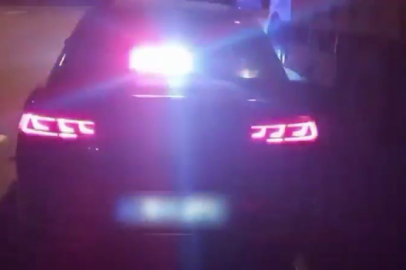 Bursa'da çakarlı otomobil jandarmadan kaçamadı