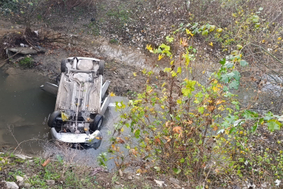 Bursa'da dereye uçan otomobilin sürücüsü yaralandı