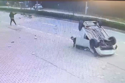 Bursa'da bu otomobilden burnu kanamadan çıktı