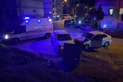 Bursa'da hız ihlali feci kazaya yol açtı: 2'si ağır 4 yaralı