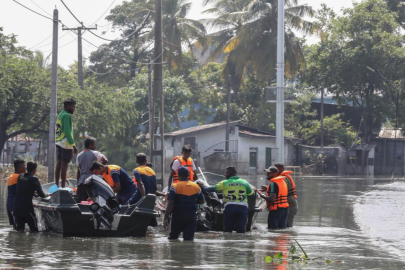 Güney Asya'daki sel ve toprak kaymalarında can kaybı bin 700'ü aştı