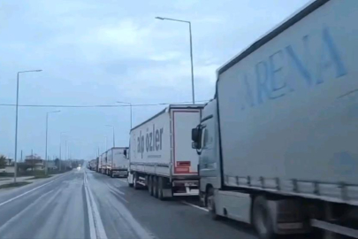 Yunanistan'daki çiftçi grevi sınır kapılarını felç etti