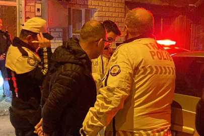 Alkollü sürücü 2 araca çarpıp kaçtı, yakalanınca direndi