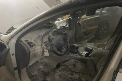 Bursa'da kapalı otoparkta yanan otomobil paniği
