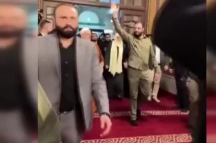 Emevi Camii’nde Şara'ya sevgi gösterisi