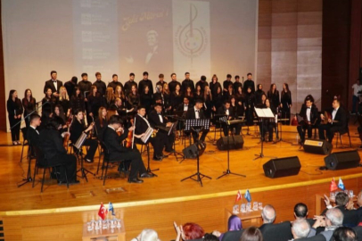 Zeki Müren, 94'üncü doğum gününde unutulmadı