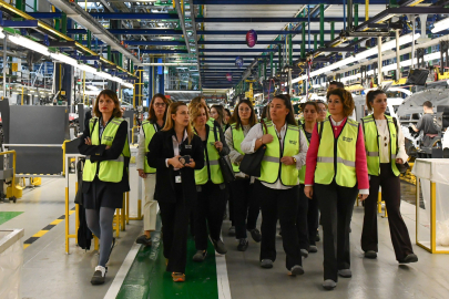 Kadının Güçlenmesi Bursa Platformu üyeleri, Oyak Renault'da buluştu