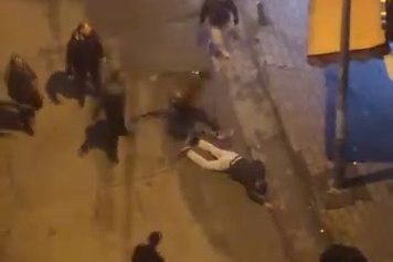 Bursa'da laf attığı kişiler tarafından böyle darp edildi