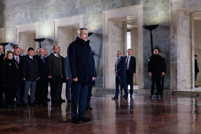 Bakan Fidan, büyükelçilerle Anıtkabir'i ziyaret etti