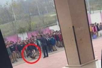 Bursa'da okul müdürü öğrenciyi herkesin önünde darp etti