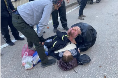 Bursa'da motosikletin çarptığı kadın yaralandı