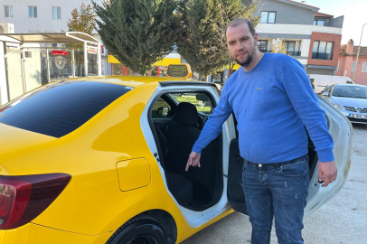 Bursalı taksici yaşlı çiftin araçta unuttuğu parayı teslim etti