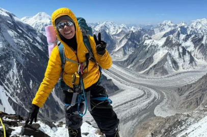 Dünyanın en yüksek 2.dağına tırmanıp tarihe geçen Türk kadın dağcı o anları anlattı