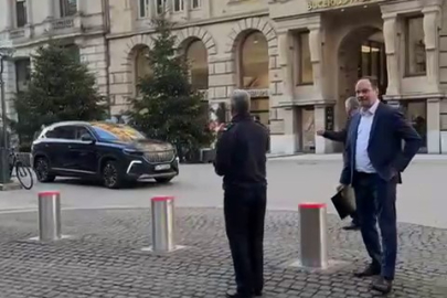 Hamburg Başkonsolosu Alver, belediye sarayına Togg ile geldi