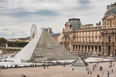 Louvre Müzesi grevi uzatma kararı aldı