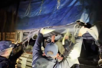 Tır dorsesinde 31 göçmen yakalandı