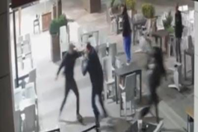 Bursa'da baba-oğuldan kan donduran saldırı...