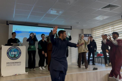 Bursa’da Meslek Lisesinde Dünya Seninle Konuşuyor etkinliği