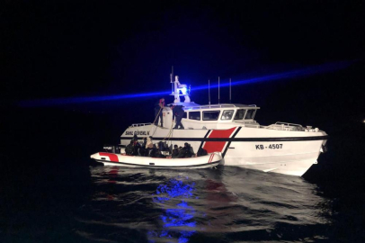 İzmir'de 24 saatte 99 göçmen, 3 kaçakçı yakalandı