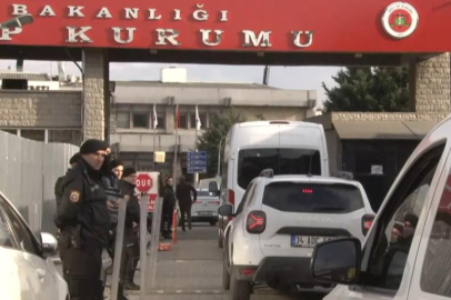 Sadettin Saran, saç ve kan örneği vermek üzere Adli Tıp Kurumuna getirildi