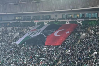 Taraftardan anlamlı koreografi!