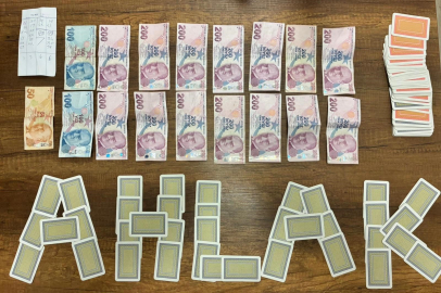 Kumar oynandığı tespit edilen 3 iş yerine baskın