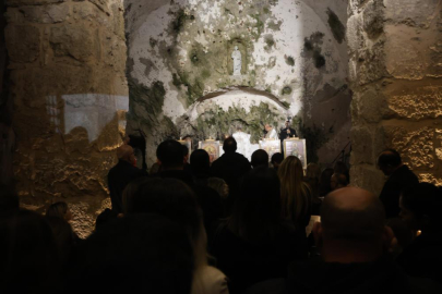 Dünya'nın ilk mağara kilisesinde Noel ayini