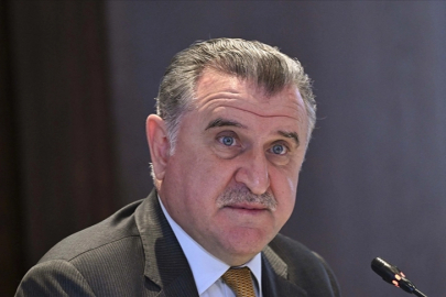 Bakan Bak’tan eski milli futbolcu Özdenak için taziye mesajı