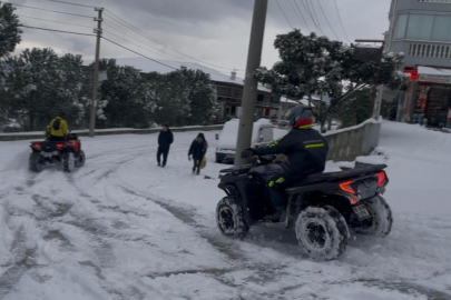 Bursa yeni yılın ilk günü beyazlara büründü...İşe ATV araçları ile gittiler