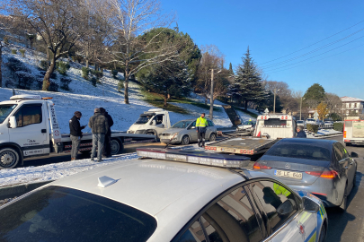 Bursa'da 3 aracın karıştığı kazada 4 kişi yaralandı