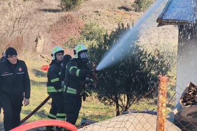 Ev ve otomobil küle döndü