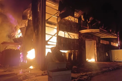 Sünger deposu alevlere teslim oldu