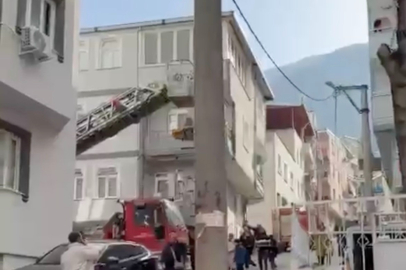 Bursa'da teslim olmamak için kendini balkona kilitledi