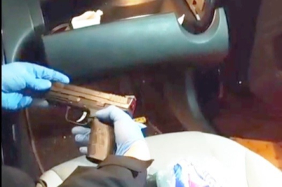 Ruhsatsız tabanca için aracına gizli bölme yapmış