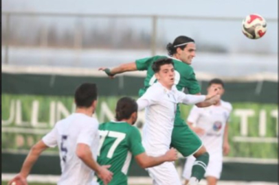 Timsah geriden  gelip kazandı