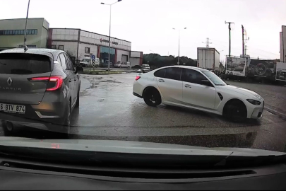 Bursa'da cadde ortasında drift...