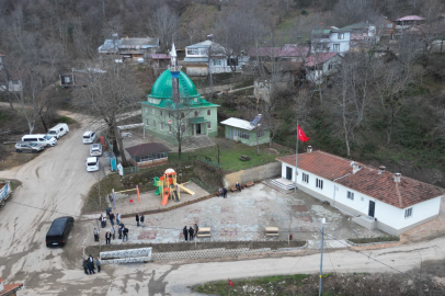 İnegöl Belediyesi’nden İclaliye Mahallesi’nde meydan düzenlemesi