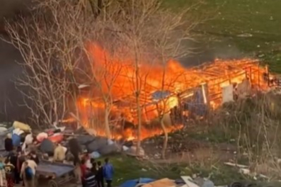 Karacabey'de ağıl alev alev yandı