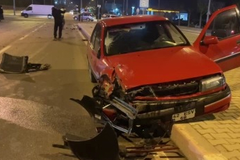 Kaza yapan aracın radyatörü 30 metre fırladı: 1 yaralı