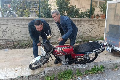 Trafik polisini görünce motosikleti bırakıp kaçtı
