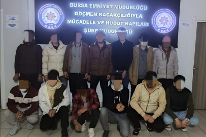 Bursa'da 13 düzensiz göçmen ve 4 organizatör yakalandı