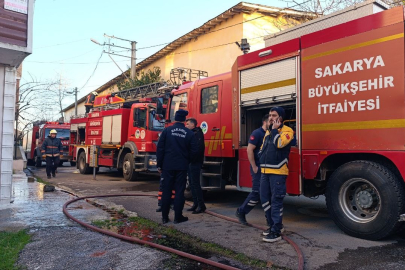 Mangal yakmak isterken çatıyı ateşe verdi