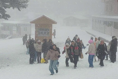 Uludağ'da kar kalınlığı 60 santimetreyi geçti