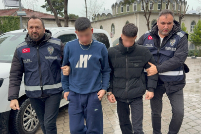 Kız meselesinden bıçaklı kavgada 2 kişi hastanelik oldu