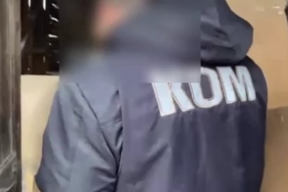 Ahırı, kaçak tütün deposuna çevirmiş