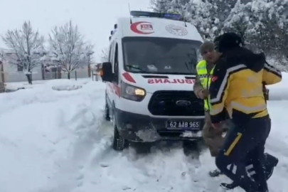 Karla kapanan köy yolunda zamanla yarış