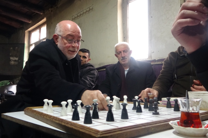 40 yıllık çay evi: Kağıt oyunu yok, satranç var